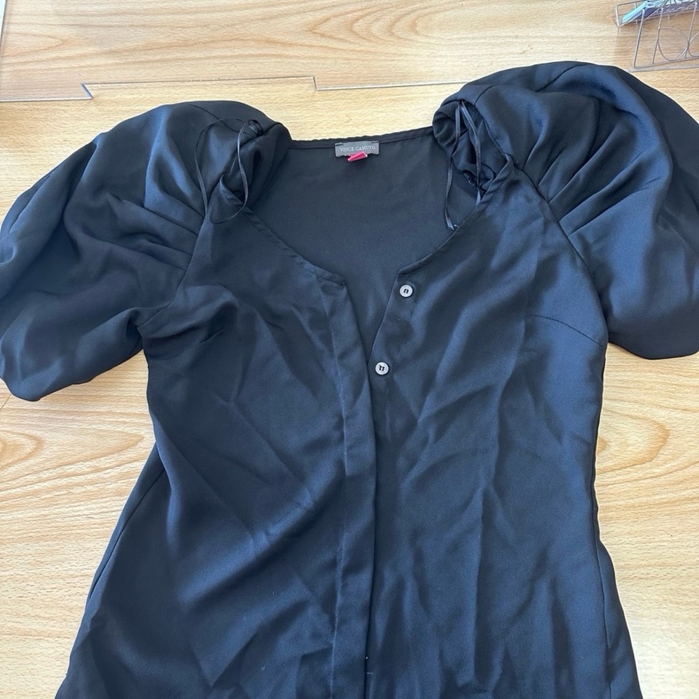Vince Camuto Black Short Sleeve Puffed Blouse